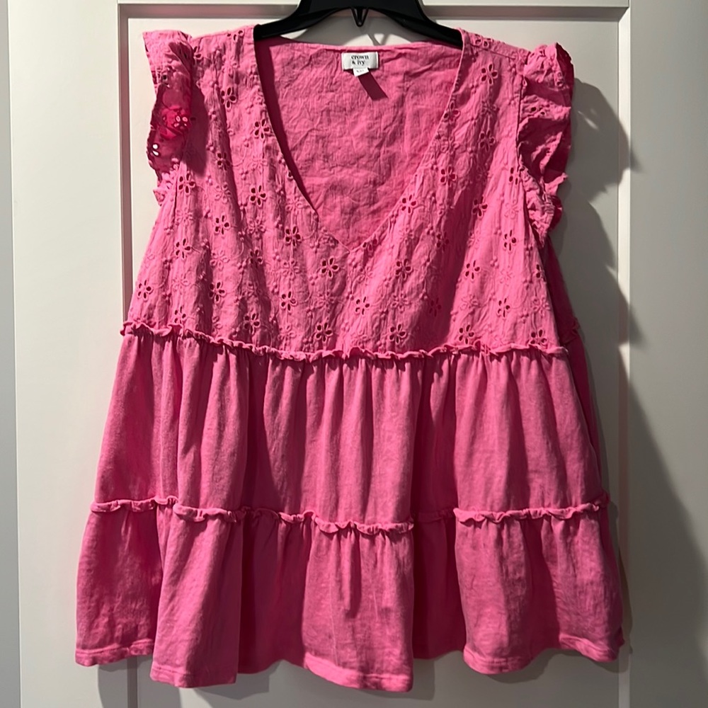 Crown & Ivy summer top